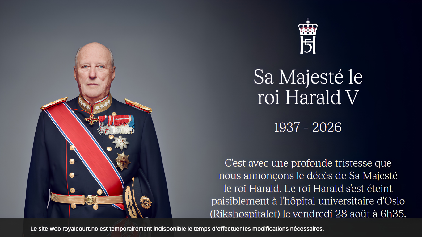 Portrait officiel d’un roi en uniforme, texte commémoratif « Sa Majesté le roi Harald V ».
