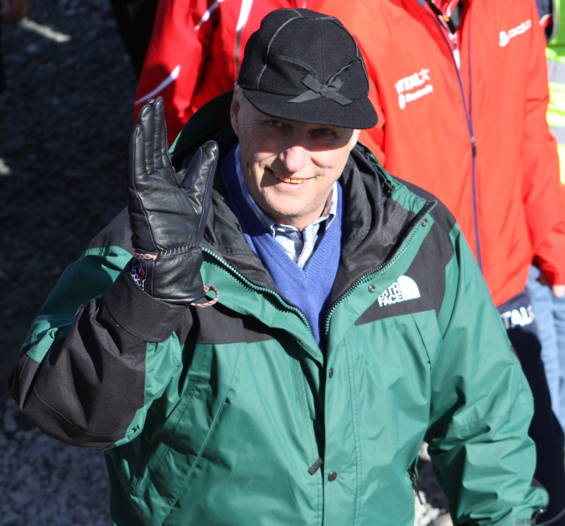 Le roi Harald V à la station de ski de Simostranda en 2010. Fredrik Gedde-Dahl. CC BY-SA 4.0